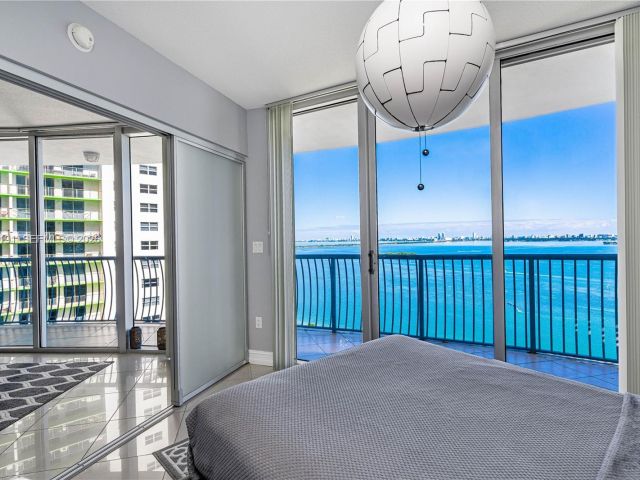 1-bedroom condo for rent in Miami - 1750 N Bayshore Dr 2301 - MondialRealty