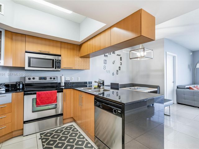 1-bedroom condo for rent in Miami - 1750 N Bayshore Dr 2301 - MondialRealty