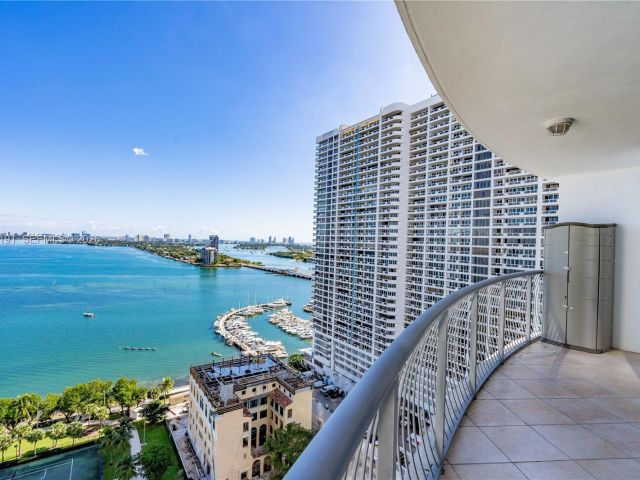 1-bedroom condo for rent in Miami - 1750 N Bayshore Dr 2301 - MondialRealty