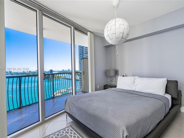 1-bedroom condo for rent in Miami - 1750 N Bayshore Dr 2301 - MondialRealty