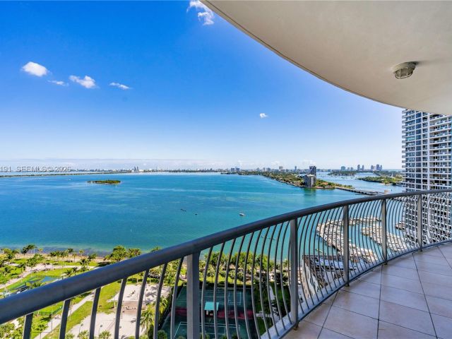 1-bedroom condo for rent in Miami - 1750 N Bayshore Dr 2301 - MondialRealty