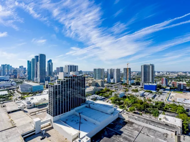 1-bedroom condo for rent in Miami - 1750 N Bayshore Dr 3410 - MondialRealty