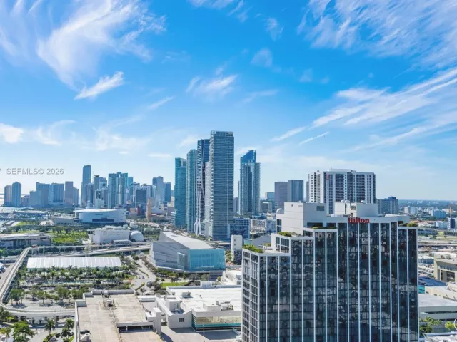 1-bedroom condo for rent in Miami - 1750 N Bayshore Dr 3410 - MondialRealty