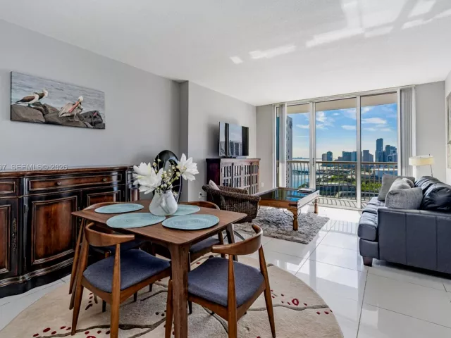 1-bedroom condo for rent in Miami - 1750 N Bayshore Dr 3410 - MondialRealty