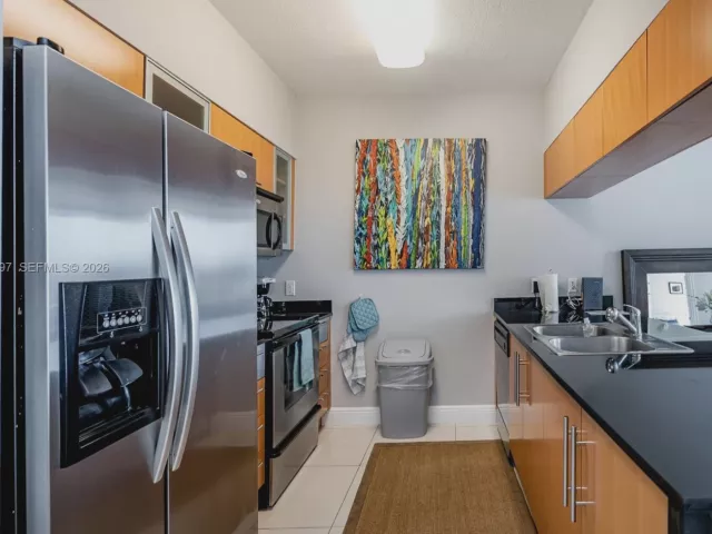 1-bedroom condo for rent in Miami - 1750 N Bayshore Dr 3410 - MondialRealty