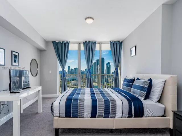 1-bedroom condo for rent in Miami - 1750 N Bayshore Dr 3410 - MondialRealty