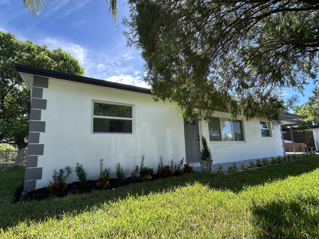 Home for sale at 4040 NE 4th. Avenue - photo 6688036