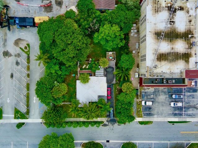 Home for sale at 2040 E Hillsboro Boulevard - photo 6587159