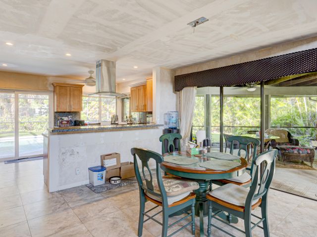 Home for sale at 634 W Lakewoode Circle - photo 6603323