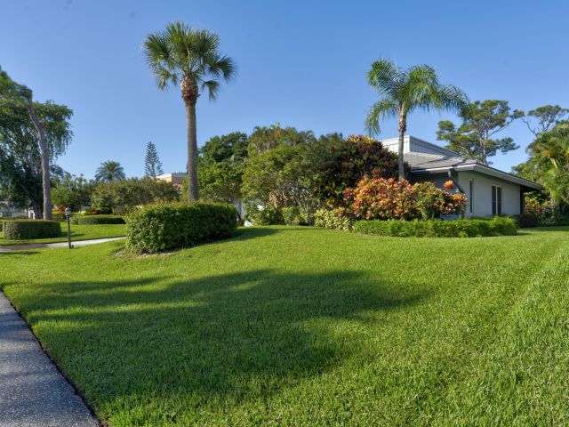 Home for sale at 634 W Lakewoode Circle - photo 6603329