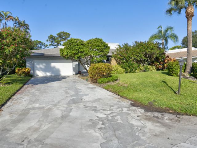 Home for sale at 634 W Lakewoode Circle - photo 6603331