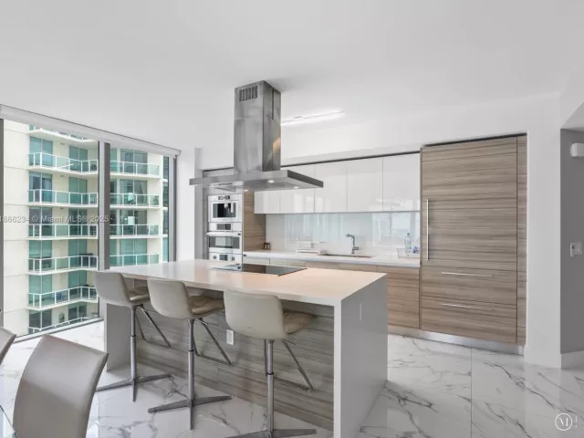 3-bedroom condo for sale in Sunny Isles Beach - 300 Sunny Isles Blvd 4-1601 - MondialRealty