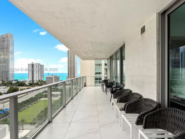 3-bedroom condo for sale in Sunny Isles Beach - 300 Sunny Isles Blvd 4-1601 - MondialRealty
