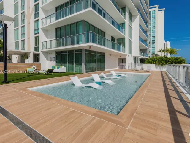 3-bedroom condo for sale in Sunny Isles Beach - 300 Sunny Isles Blvd 4-1601 - MondialRealty