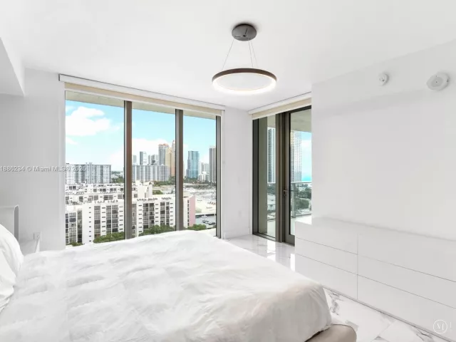 3-bedroom condo for sale in Sunny Isles Beach - 300 Sunny Isles Blvd 4-1601 - MondialRealty
