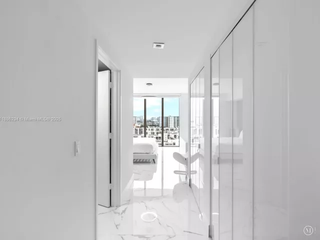 3-bedroom condo for sale in Sunny Isles Beach - 300 Sunny Isles Blvd 4-1601 - MondialRealty