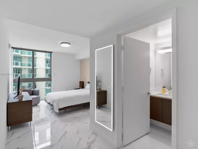 3-bedroom condo for sale in Sunny Isles Beach - 300 Sunny Isles Blvd 4-1601 - MondialRealty