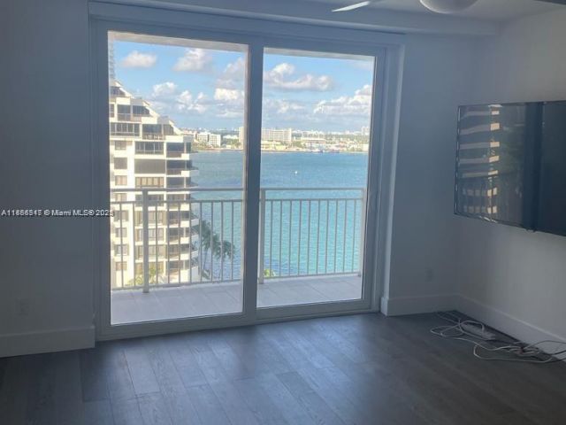 1-bedroom condo for sale in Miami - 770 Claughton Island Dr 1511 - MondialRealty