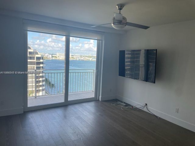 1-bedroom condo for sale in Miami - 770 Claughton Island Dr 1511 - MondialRealty