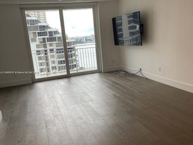 1-bedroom condo for sale in Miami - 770 Claughton Island Dr 1511 - MondialRealty
