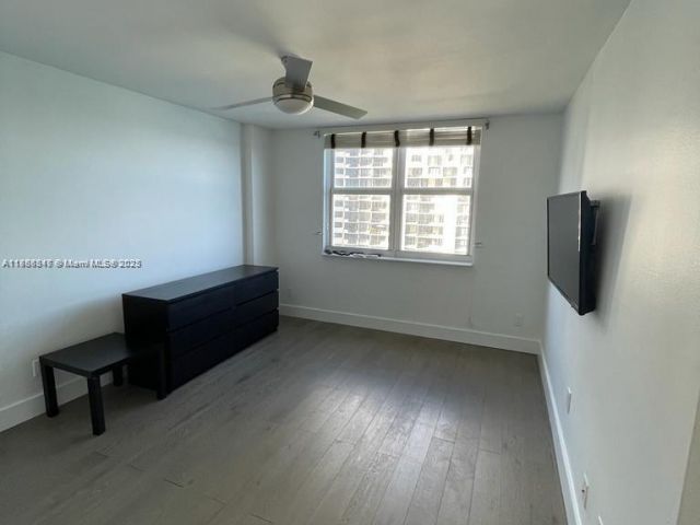 1-bedroom condo for sale in Miami - 770 Claughton Island Dr 1511 - MondialRealty