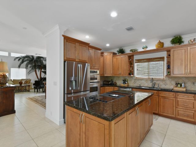 Home for sale at 2801 Embassy Drive - photo 6601658