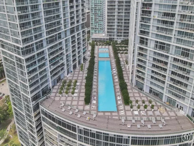 1-bedroom condo for sale in Miami - 465 Brickell Avenue 2706 - MondialRealty