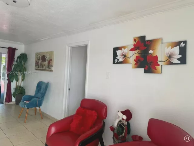 5-bedroom home for sale in Miami Gardens - 19611 NW 47th Ave - MondialRealty