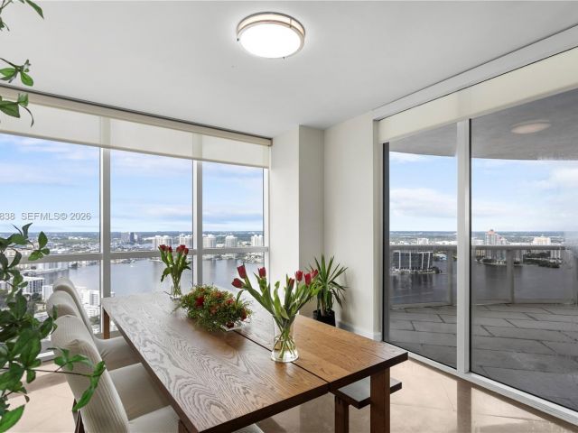 Apartment for sale  Unit #5301 - photo 6591750