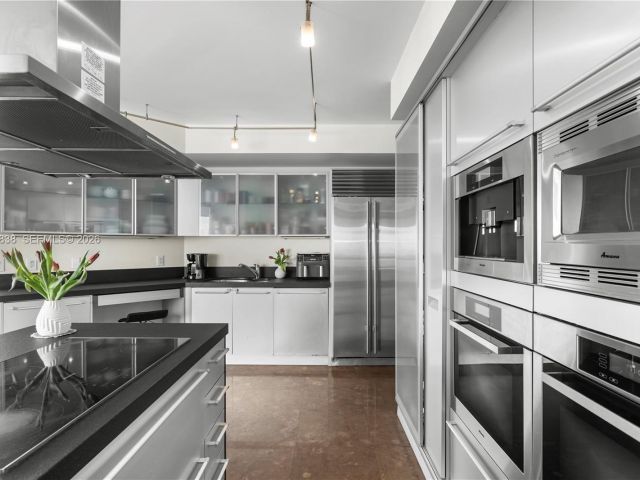 Apartment for sale  Unit #5301 - photo 6591752