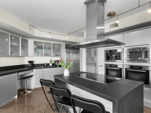 Apartment for sale  Unit #5301 - photo 6591753