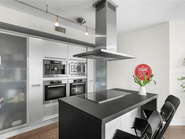 Apartment for sale  Unit #5301 - photo 6591755