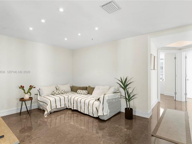 Apartment for sale  Unit #5301 - photo 6591758