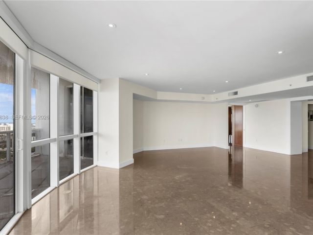 Apartment for sale  Unit #5301 - photo 6591760