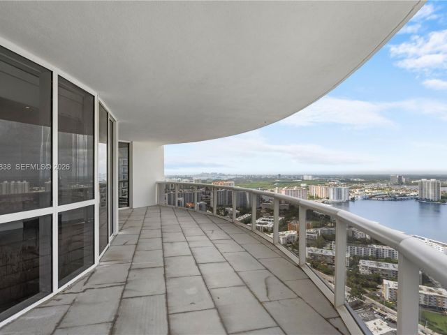 Apartment for sale  Unit #5301 - photo 6591763