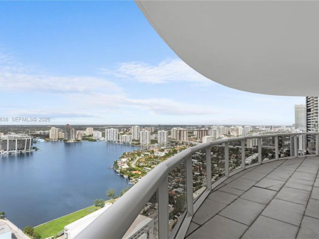 Apartment for sale  Unit #5301 - photo 6591765