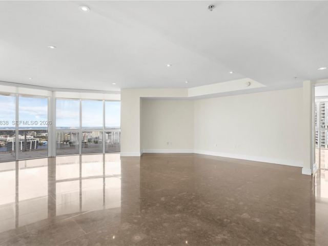 Apartment for sale  Unit #5301 - photo 6591766