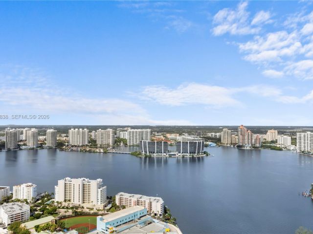 Apartment for sale  Unit #5301 - photo 6591769