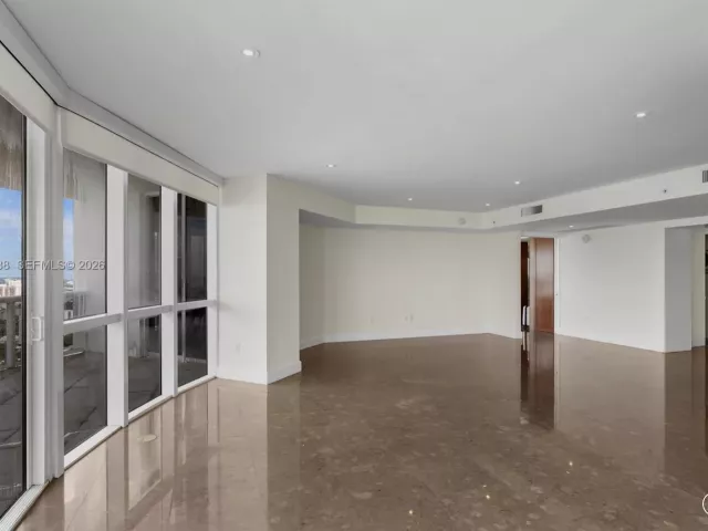 3-bedroom condo for sale in Sunny Isles Beach - 18201 Collins Ave 5301 - MondialRealty