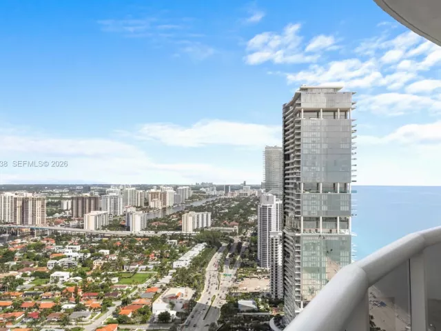 3-bedroom condo for sale in Sunny Isles Beach - 18201 Collins Ave 5301 - MondialRealty