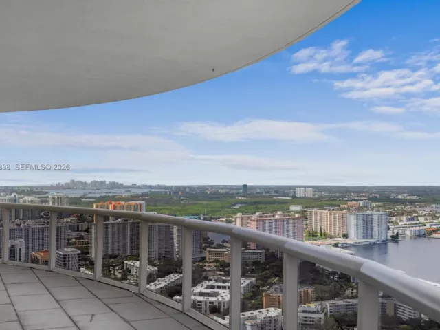 3-bedroom condo for sale in Sunny Isles Beach - 18201 Collins Ave 5301 - MondialRealty