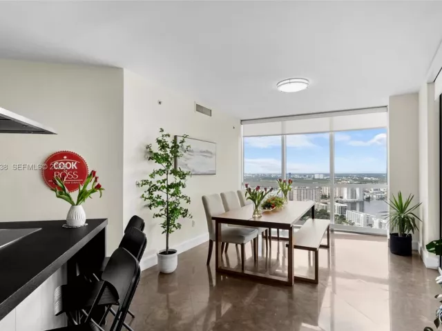 3-bedroom condo for sale in Sunny Isles Beach - 18201 Collins Ave 5301 - MondialRealty