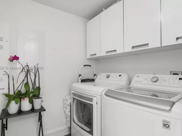 3-bedroom condo for sale in Sunny Isles Beach - 18201 Collins Ave 5301 - MondialRealty