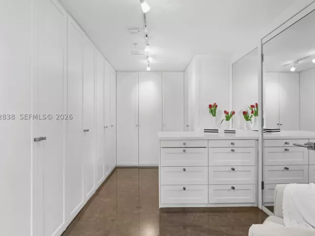 3-bedroom condo for sale in Sunny Isles Beach - 18201 Collins Ave 5301 - MondialRealty