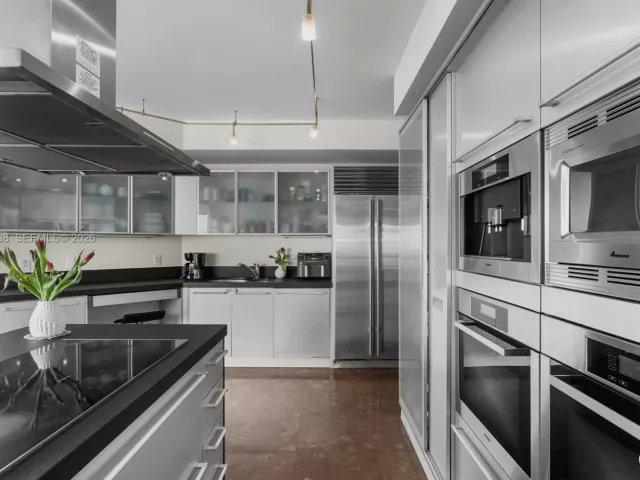 3-bedroom condo for sale in Sunny Isles Beach - 18201 Collins Ave 5301 - MondialRealty