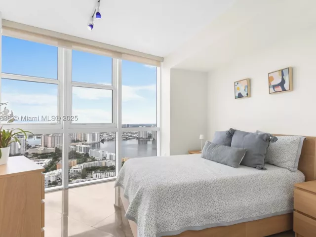 3-bedroom condo for sale in Sunny Isles Beach - 18201 Collins Ave 5301 - MondialRealty