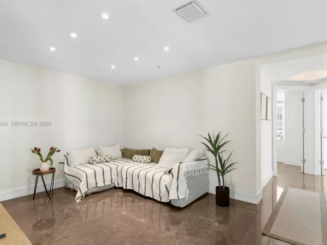 3-bedroom condo for sale in Sunny Isles Beach - 18201 Collins Ave 5301 - MondialRealty