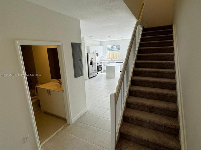 3-bedroom home for sale in Homestead - 16270 SW 292nd St - MondialRealty