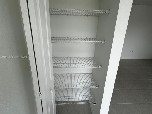 3-bedroom home for sale in Homestead - 16270 SW 292nd St - MondialRealty