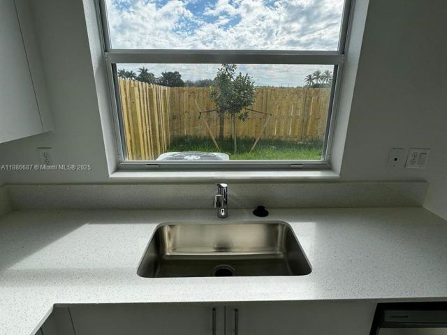 3-bedroom home for sale in Homestead - 16270 SW 292nd St - MondialRealty